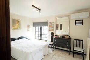 7 bedrooms, free WiFi - Workvilla, 17m Downtown, 29 ppl (Lisboa)