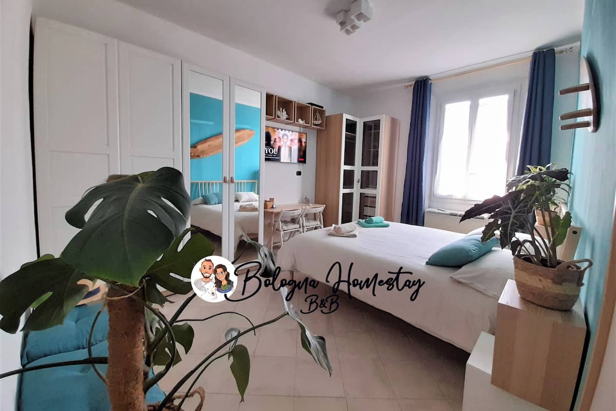 Room, 1 Queen Bed, Kitchen | 3 bedrooms, desk, laptop workspace, iron/ironing board