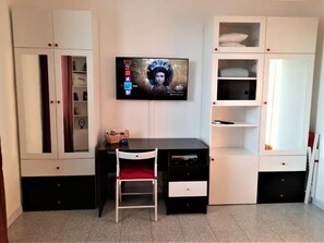 Room, 1 Double Bed, Kitchen