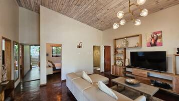 Vila | Area keluarga | Televisi LED 32-inci dengan saluran TV kabel