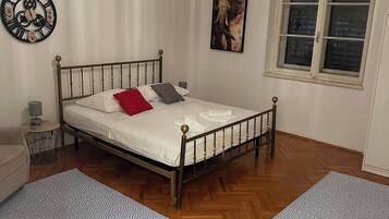 3 bedrooms, WiFi, bed sheets