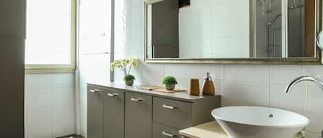 อพาร์ทเมนท์ | ห้องน้ำ | ฝักบัว, ของใช้ในห้องน้ำฟรี, ไดร์เป่าผม, ผ้าเช็ดตัว