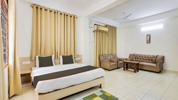 Quarto casal luxo, 1 quarto, vista para a montanha | 3 quartos, camas com colchões pillow-top, Wi-Fi de cortesia