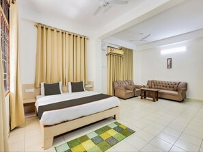 Deluxe-Doppelzimmer, 1 Schlafzimmer, Bergblick | 3 Schlafzimmer, Pillowtop-Betten, kostenloses WLAN, Bettwäsche