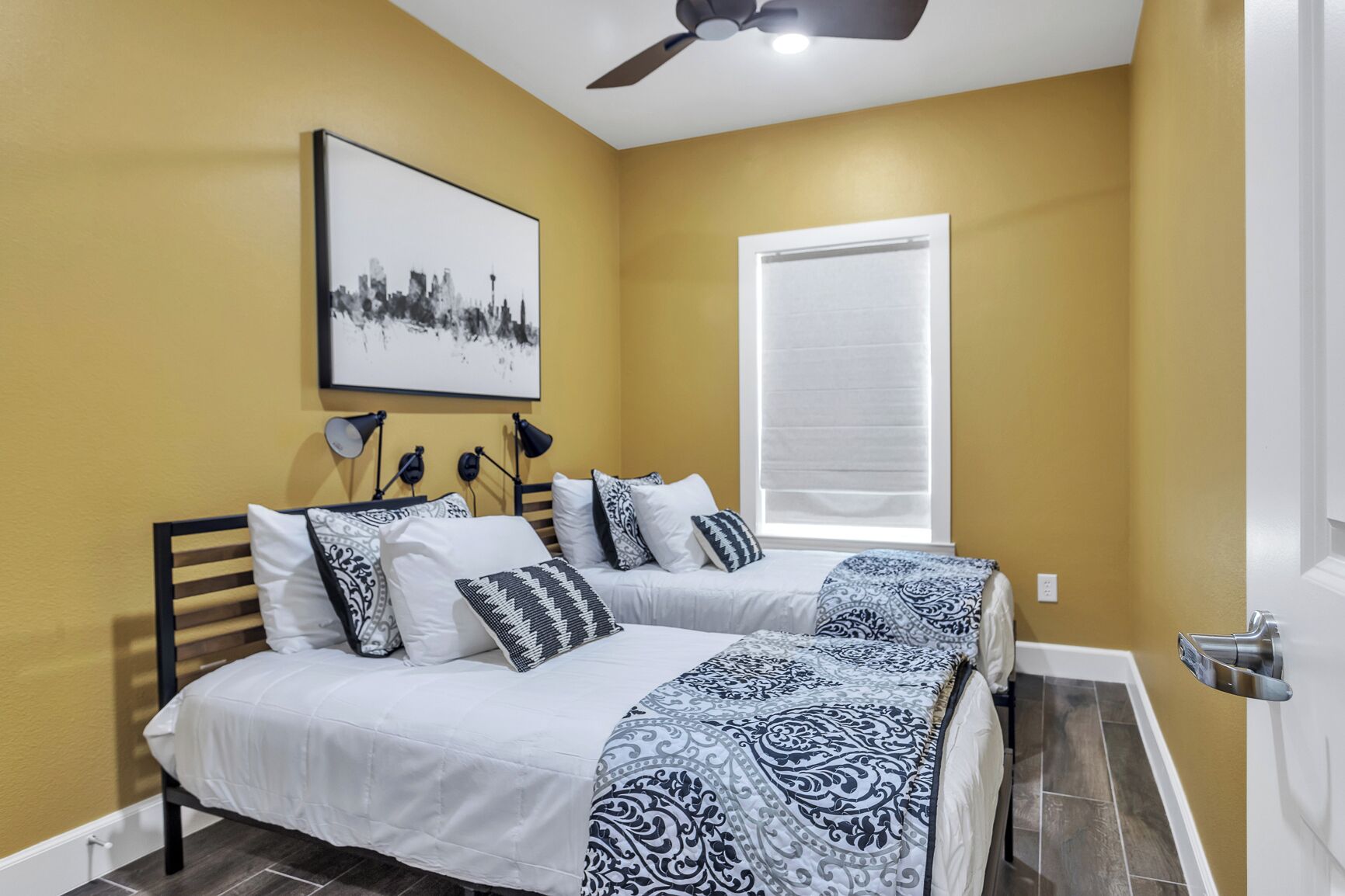 3 bedrooms, desk, iron/ironing board, free WiFi