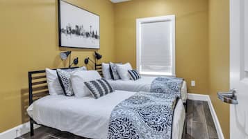 3 bedrooms, desk, iron/ironing board, free WiFi