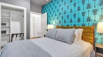 3 bedrooms, desk, iron/ironing board, free WiFi