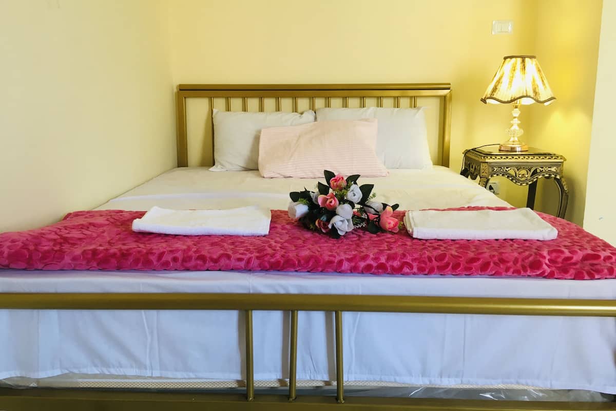 Family Apartment | 2 bedrooms, laptop workspace, soundproofing, free WiFi