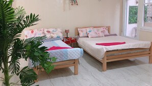 مساحة عمل للكمبيوتر المحمول وتجهيزات عازلة للصوت وواي فاي مجانًا
