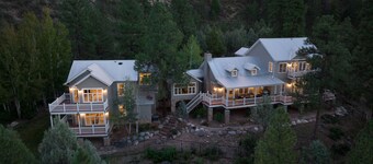 Amazing Home on 7 Acres - 20 Min. to DGO - Fire Pit - Views/AC