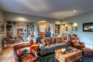 Televisión y chimenea