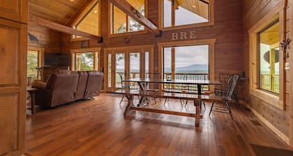 Secluded mountaintop cabin, 40 acres, views of Buffalo River below & wildlife