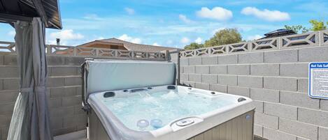 Bañera de hidromasaje exterior