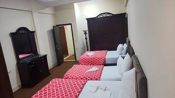 Minibar, free WiFi, bed sheets