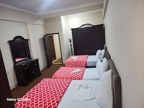 Minibar, free WiFi, bed sheets - Magic Hotel (Cairo)