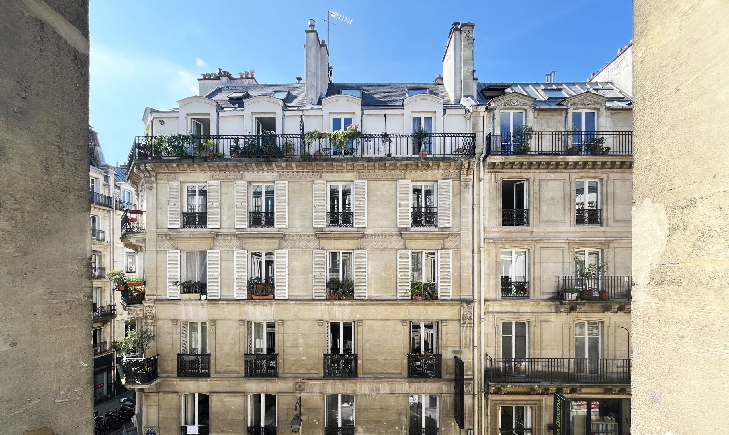 المنطقة المحيطة بالمنشأة