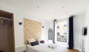 2 室のベッドルーム、アイロン / アイロン台、WiFi (無料)、ベッドシーツ