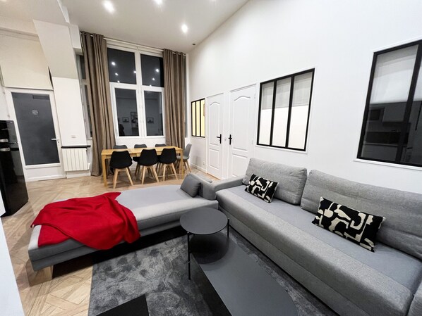 Living area - Urban Flat 66 - Pretty 3 bedroom in Paris (París)