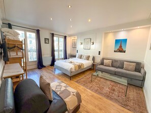 4 bedrooms, iron/ironing board, free WiFi, bed sheets