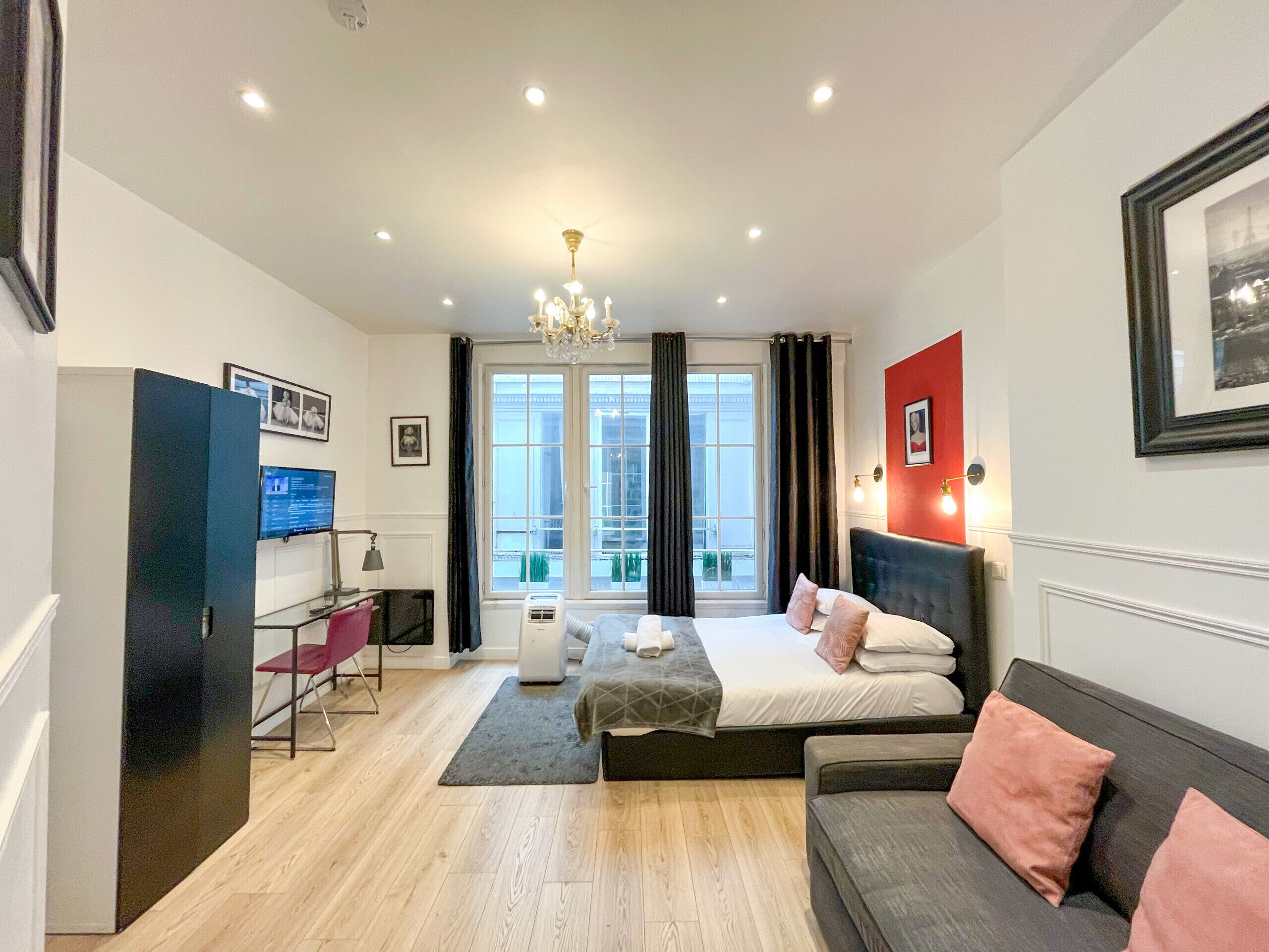 1 slaapkamer, een strijkplank/strijkijzer, gratis wifi, beddengoed