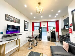 TV - Urban Flat 55 - Atelier Marylin Monroe Flat (París)