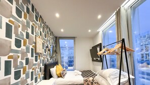 4 多间卧室、熨斗/熨衣板、免费 WiFi、床单