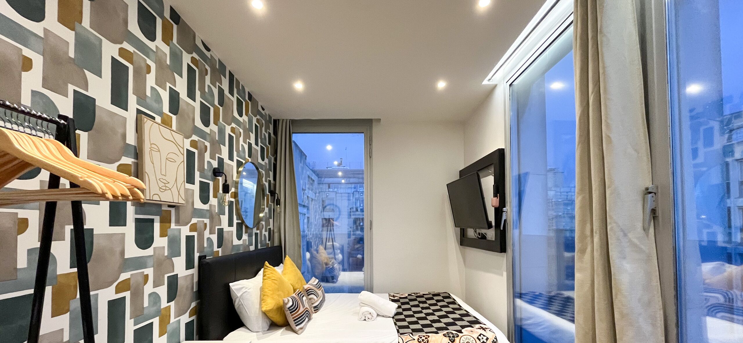 4 chambres, fer et planche à repasser, Wi-Fi gratuit, draps fournis