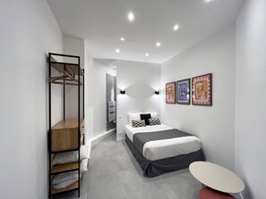 1 bedroom, iron/ironing board, free WiFi, bed sheets - Urban Flat 08 - The Panoramic Flat in Paris (París)