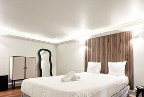 2 habitaciones, tabla de planchar con plancha y wifi gratis 