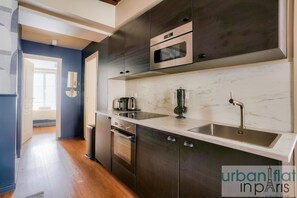 ثلاجة، ميكروويف، فرن، غسالة أطباق