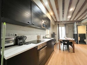 Fridge, microwave, oven, dishwasher