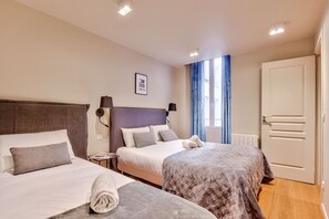 4 habitaciones, tabla de planchar con plancha y wifi gratis