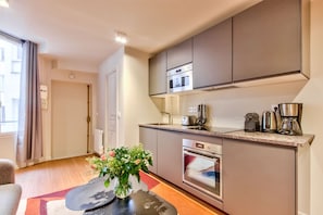 Fridge, microwave, oven, dishwasher