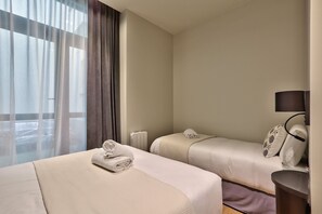 2 habitaciones, tabla de planchar con plancha y wifi gratis 