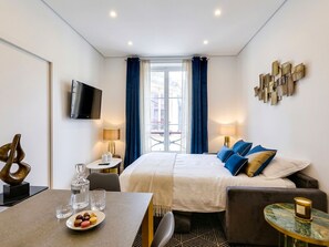 1 habitación, tabla de planchar con plancha, wifi gratis y ropa de cama 