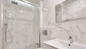 淋浴設備、風筒、提供毛巾