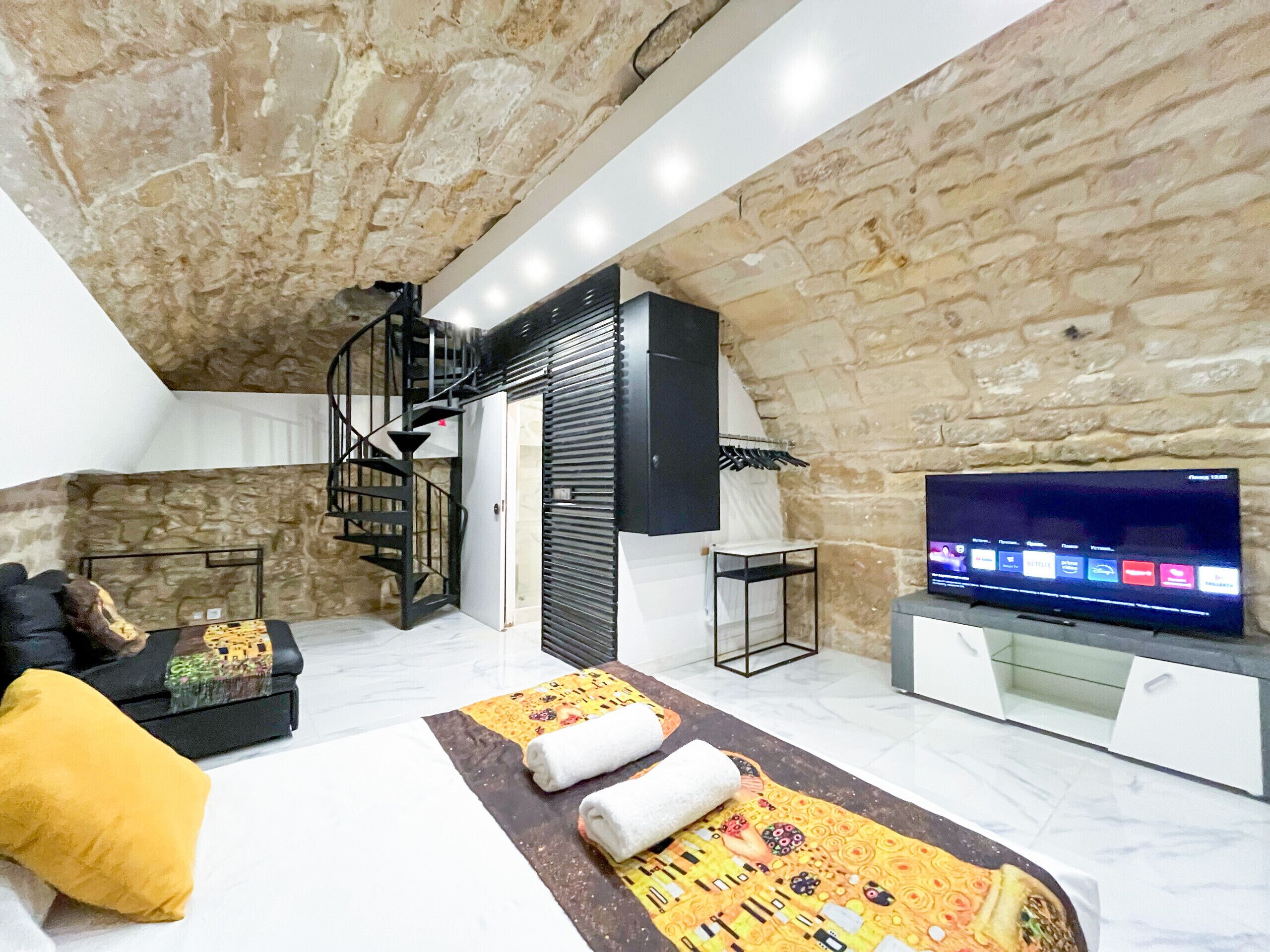 1 slaapkamer, een strijkplank/strijkijzer, gratis wifi, beddengoed