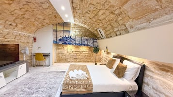 1 slaapkamer, een strijkplank/strijkijzer, gratis wifi, beddengoed