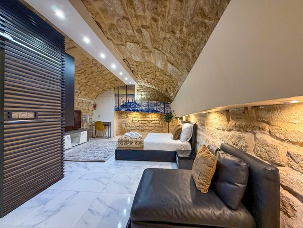 1 chambre, fer et planche à repasser, accès au Wi-Fi (inclus)