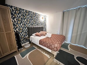 3 bedrooms, iron/ironing board, free WiFi, bed sheets