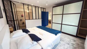 3 slaapkamers, een strijkplank/strijkijzer, gratis wifi, beddengoed