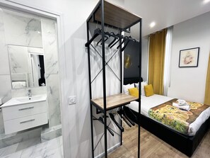 2 chambres, fer et planche à repasser, Wi-Fi gratuit, draps fournis