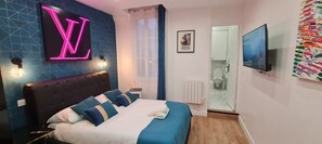 2 bedrooms, iron/ironing board, free WiFi, bed sheets