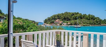 Holiday House with Sea View