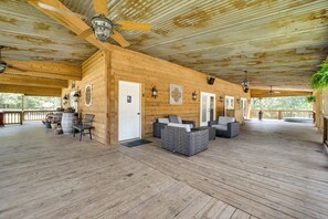 Terrace/patio - Charming Texarkana Home: Lake & Pool Access! (Texarkana)