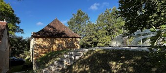 Maison Périgourdine en pierre nature avec piscine