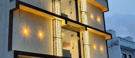 Fachada de la propiedad