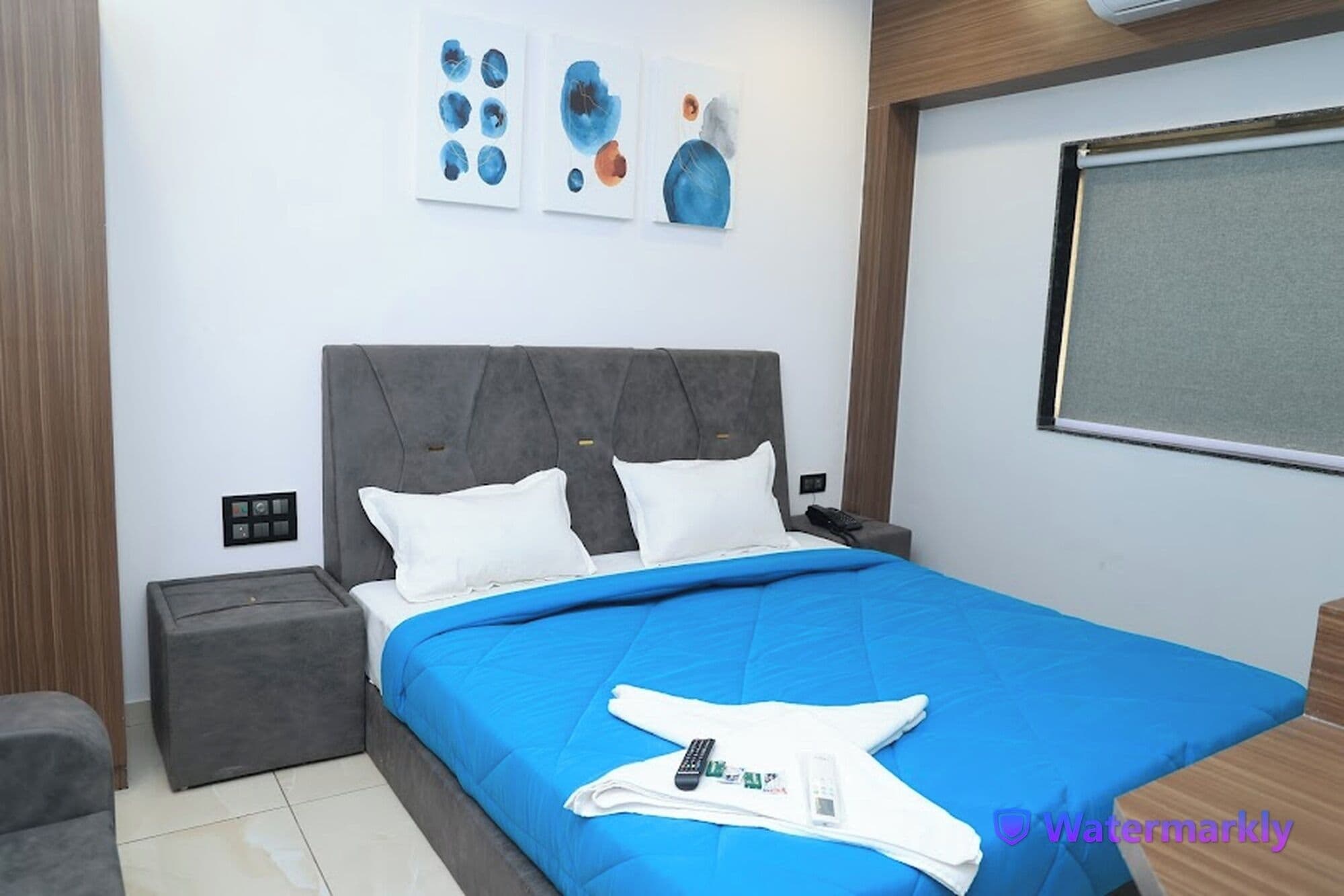 deluxe room, 1 double bed | desk, laptop workspace, iron/ironing board, free wifi