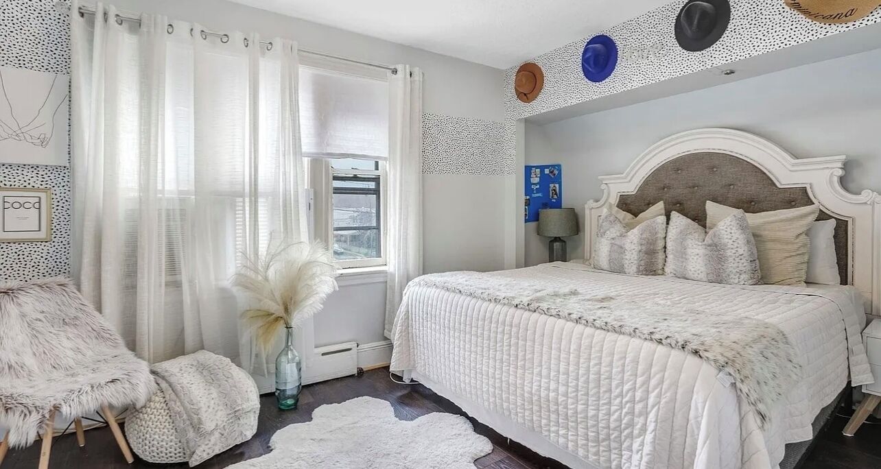 3 habitaciones, tabla de planchar con plancha, wifi y ropa de cama 