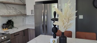 Charming 2-bedroom rental centrally located